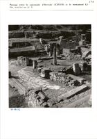 Glanum - Passage entre le sanctuaire d'Hercule (XXXVII) et le monument LI - Mur nord, face sud (pl. 8)