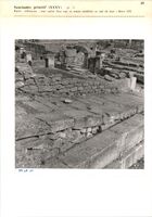Glanum - Sanctuaire primitif (XXXV) - (pl. 3) - Partie inférieure ; mur sud-d, et rampe moderne au sud du mur ; bloc 124